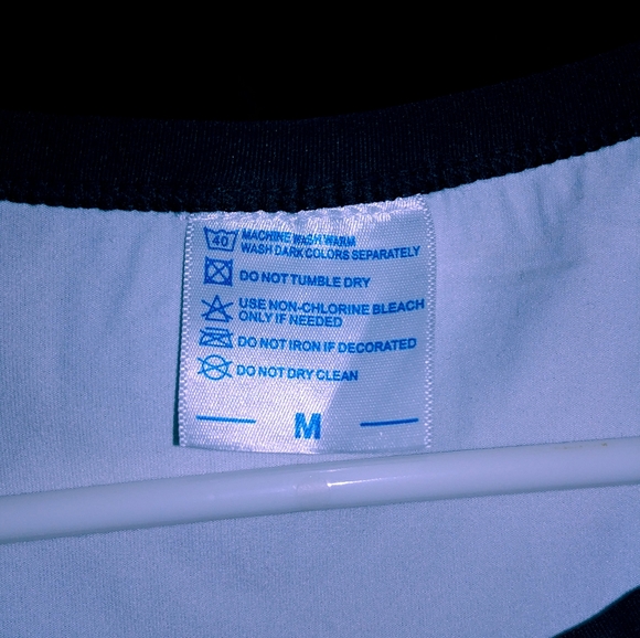 Spencer's T show shirt - Picture 2 of 3